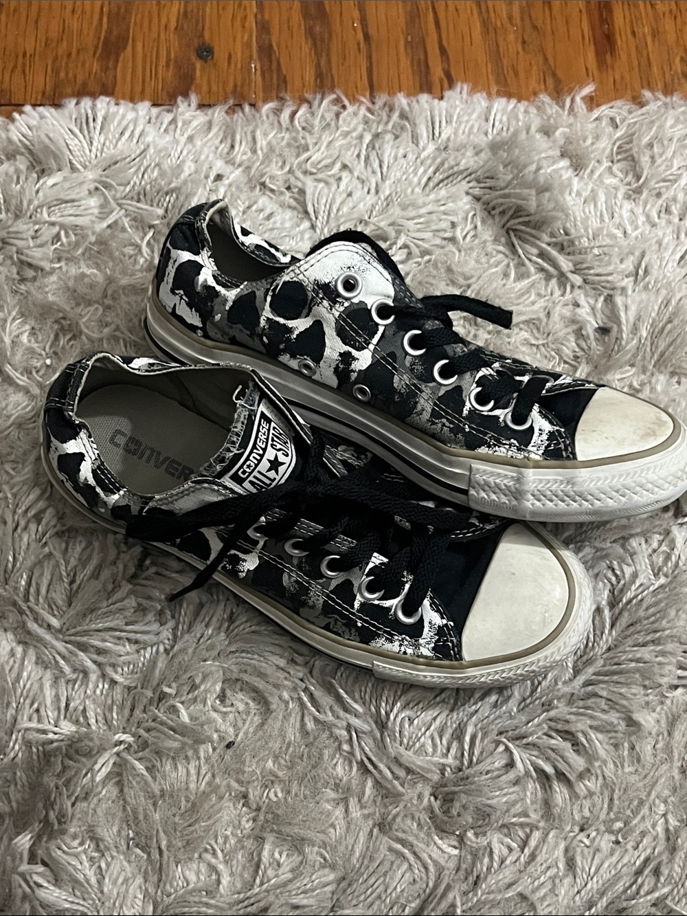 Converse Black & White Skull-Print Low-Top Sneakers